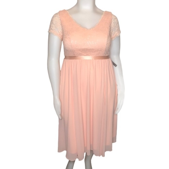 TORRID V Neck Sequence Lace Lined Midi Dress - Picture 10 of 13